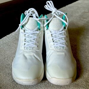 Moolah Phantom 1 Women’s Basketball Sneakers